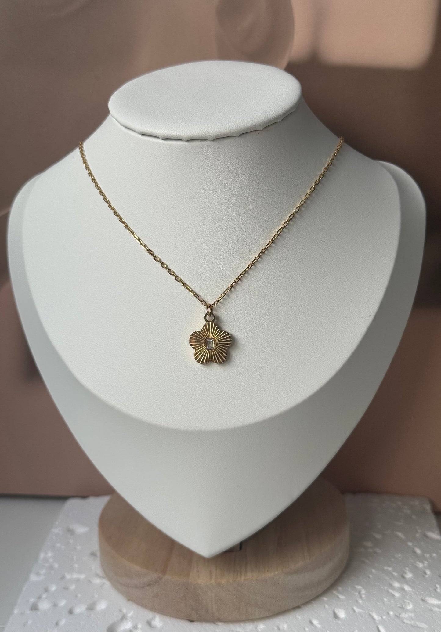 Fleur Dorée Necklace