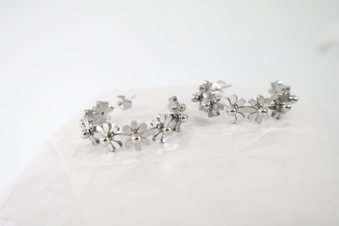 Élise Earrings
(inspired by Bridgerton)