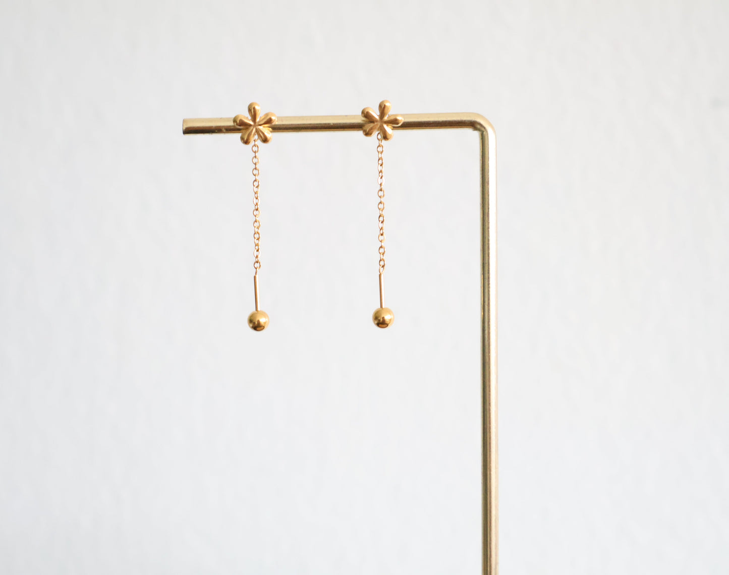 Daisy's Drop Earrings