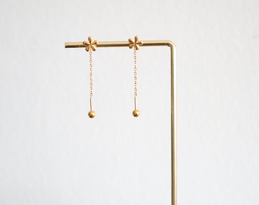 Daisy's Drop Earrings